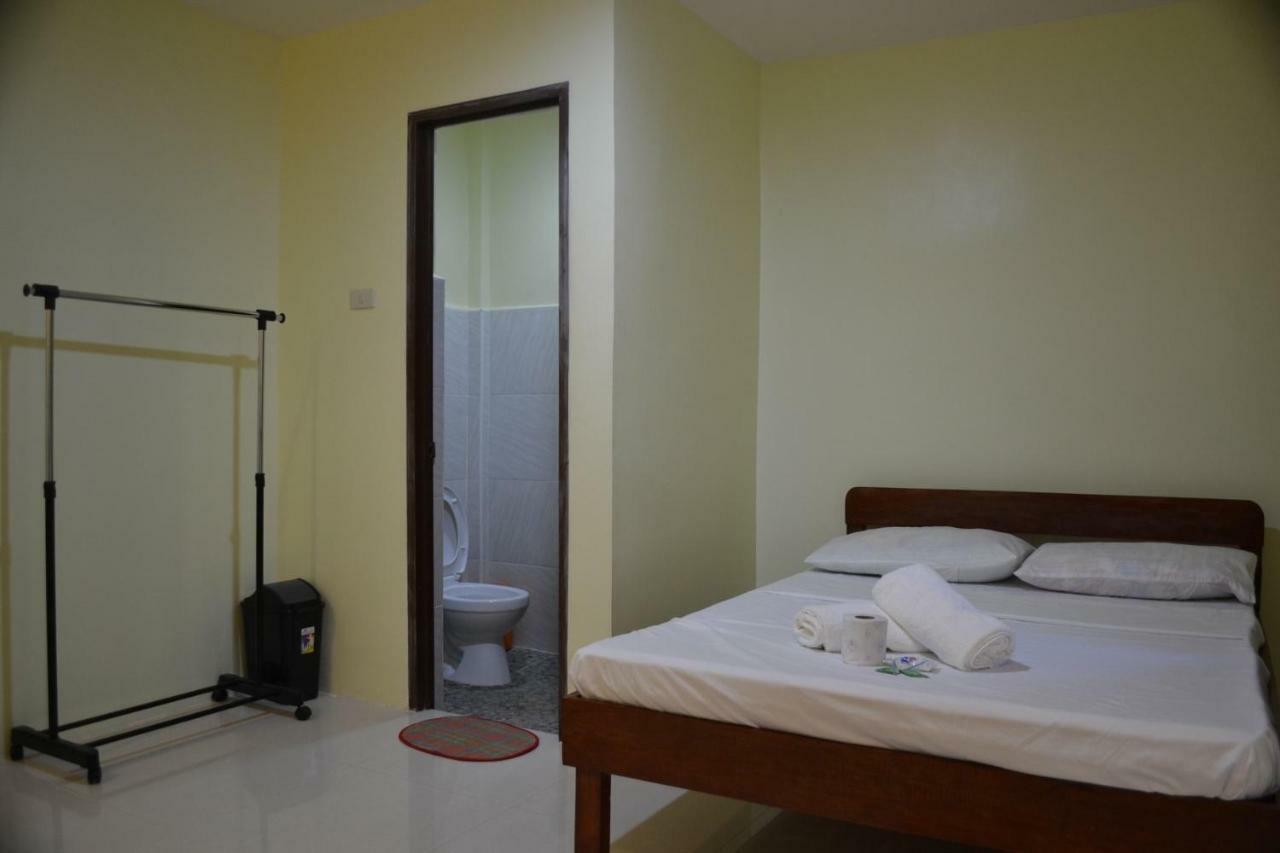 Janna'S Place Hotel General Luna  Exterior photo